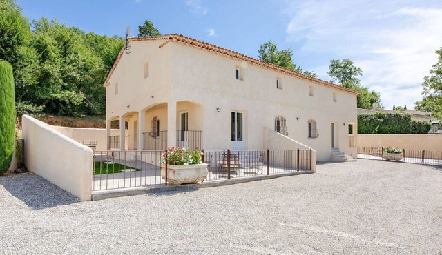 Stunning villa for 8 guests with WIFI, TV, terrace and pets allowed