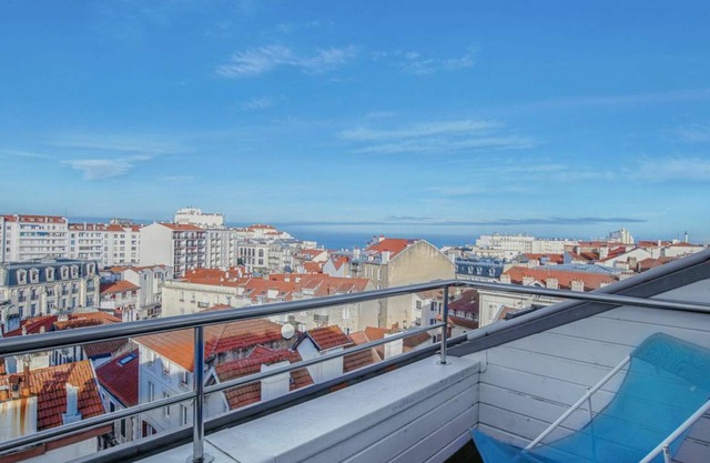 122 m² Apartment ∙ 3 bedrooms ∙ 6 guests