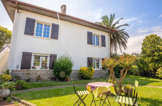 150 m² Apartment ∙ 3 bedrooms ∙ 6 guests
