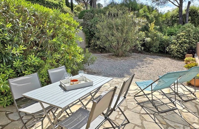 Apartment for 4 people – Air conditionning - Swimming pool and tennis – WiFi - Ste Maxime –.