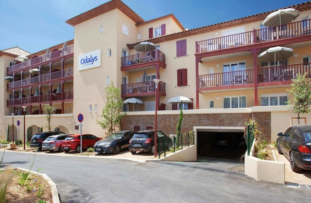 Apartment with balcony/terrace, near beach