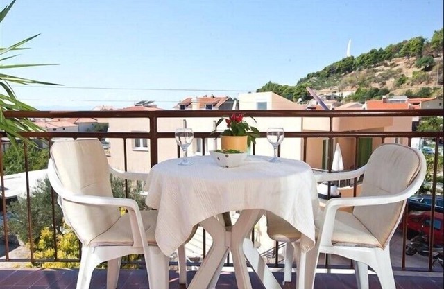Apartments Anesa, (13863), Podgora, hr