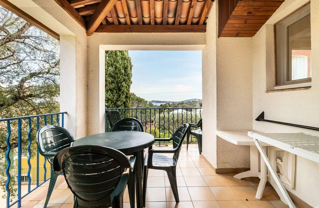 Apartments in the Restanques of the Gulf of St Tropez - maeva Home - Apartment with vegetation view 7 People - Selection