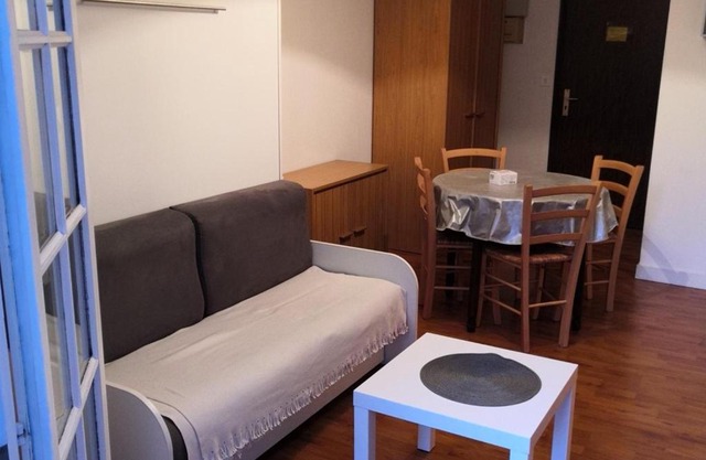 Appartement Confortable Proche des Thermes avec Balcon et Wifi - FR-1-541-53