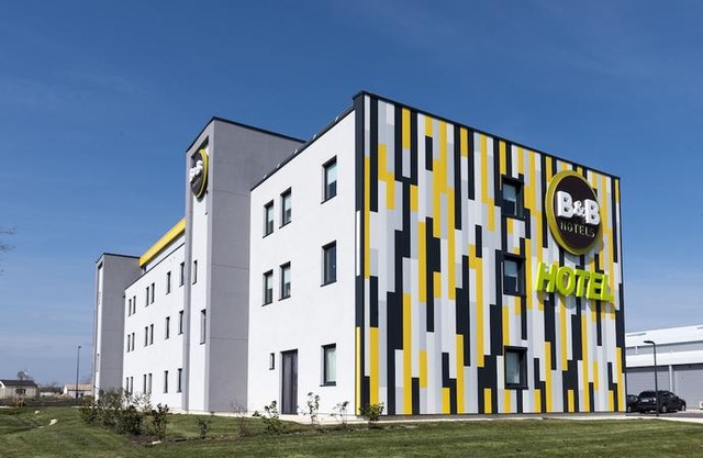 B&B Hotel Niort Marais Poitevin