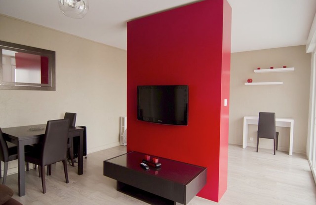 Beautiful apartment "Le Panoramik", superb view of Bordeaux, quiet, near CHU