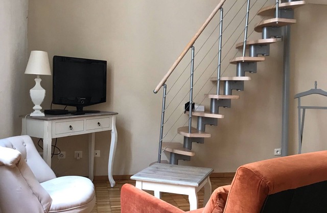 Bel appartement historique au coeur d'Avignon/beautiful apartment in Avignon