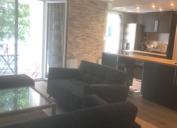 Bel appartement prêt de la cité du vin + parking