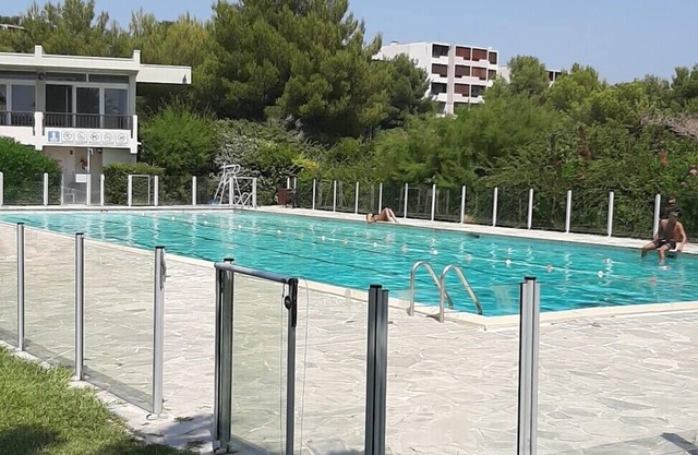 Cassis app 4per VUE MER Wifi Tennis Parking Piscine Lave Vaisselle Lave Linge