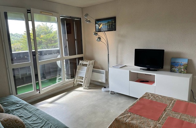 Cozy Apartment in Seignosse, 300m from Ocean, with Balcony and Private Garage