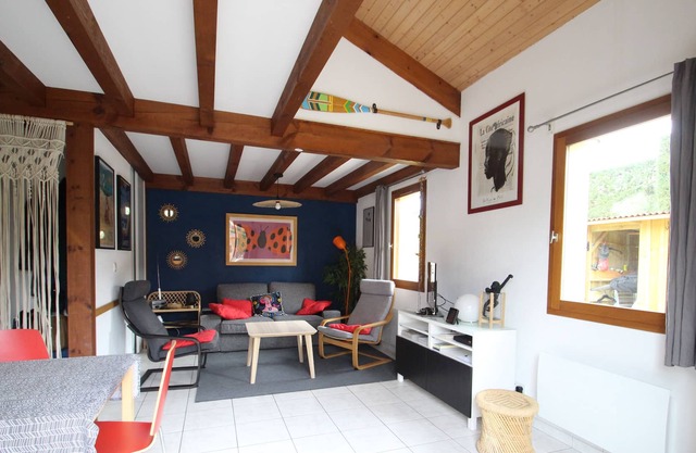 COZY HOUSE NEAR BEAUTIFUL CONTIS BEACH