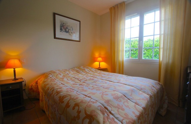 Detached villa with large garden near beautiful golf course