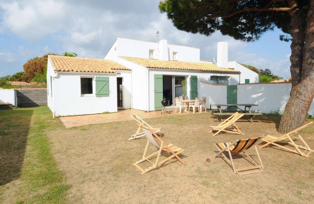 Family house located near the beach