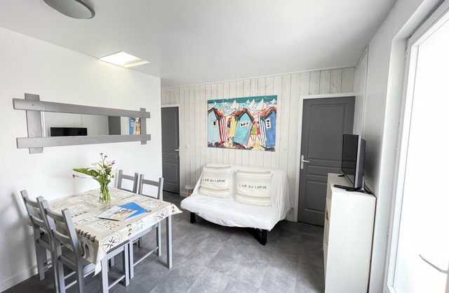 In the heart of La Flotte - House 4 people - Private patio - Private parking
