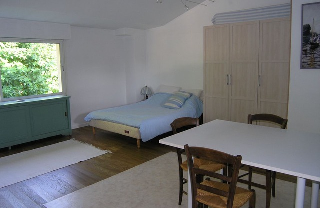 Independent studio near Coureilles Park, Périgny La Rochelle, 15, Ile de Ré