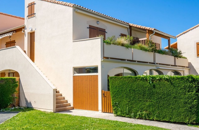 Les Soleils Rouges by Interhome