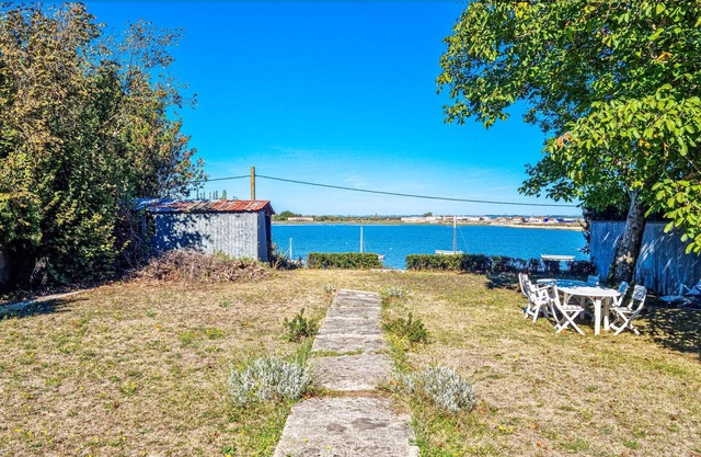 Located in Bourcefranc-le-Chapus, a stone's throw from the , this family-friendly vacation home welc