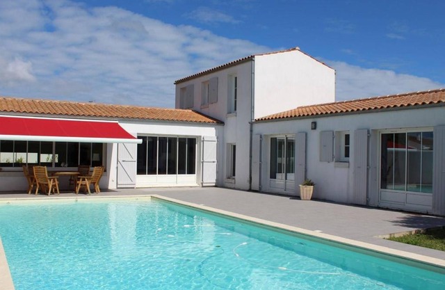 Maison lumineuse à La Brée-les-Bains avec piscine chauffée et proche plage - FR-1-246A-383