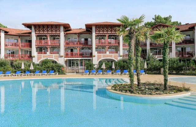 Residence Pierre Vacances Le Domaine De Gascogne People 