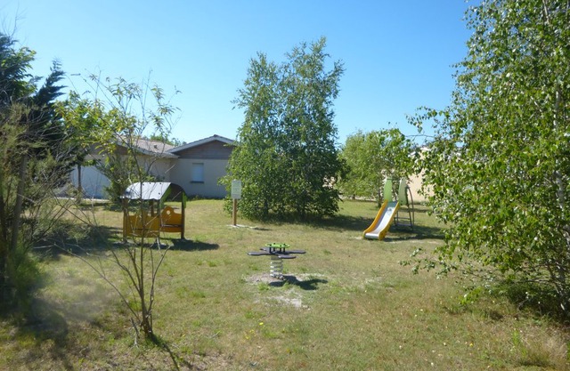 rent furnished house, up to 8 people Hourtin