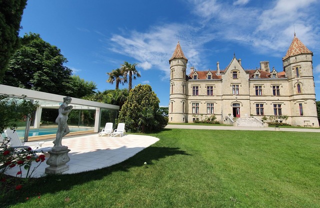 Bordeaux Region Wine Route Cures 