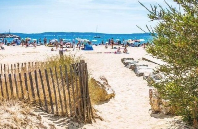 Studio apartment sleeps 4 BORMES LES MIMOSAS