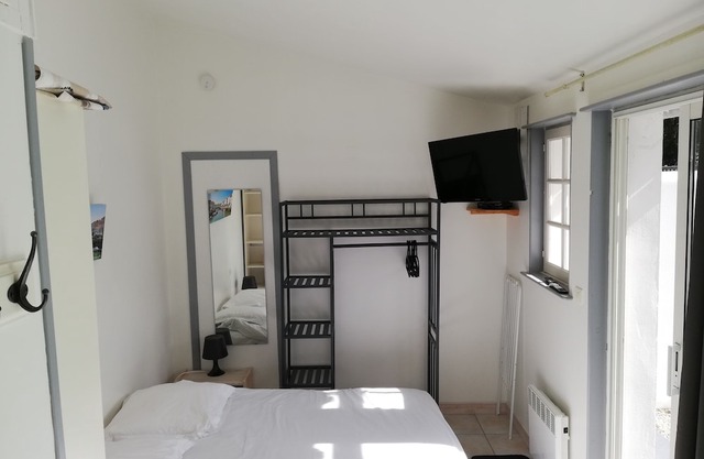 studio type cottage for 2 people, private patio and heated pool