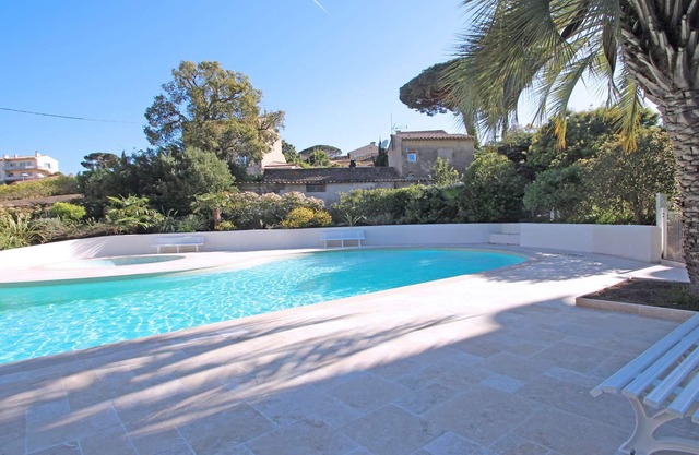 T2 apartment - 3 people - Residence swimming pool - Near town center - Sainte Maxime