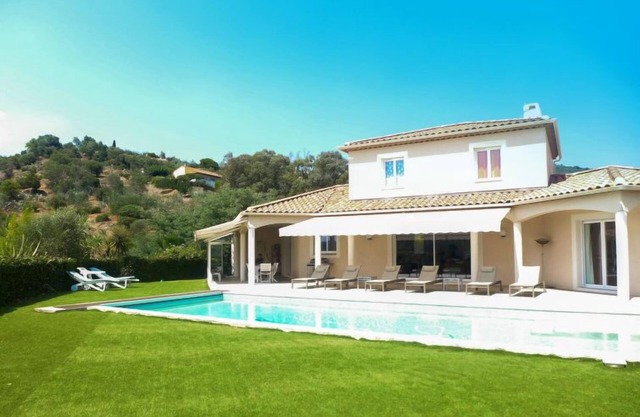 Vacation home Mont des Roses in Bormes-les-Mimosas - 8 persons, 4 bedrooms
