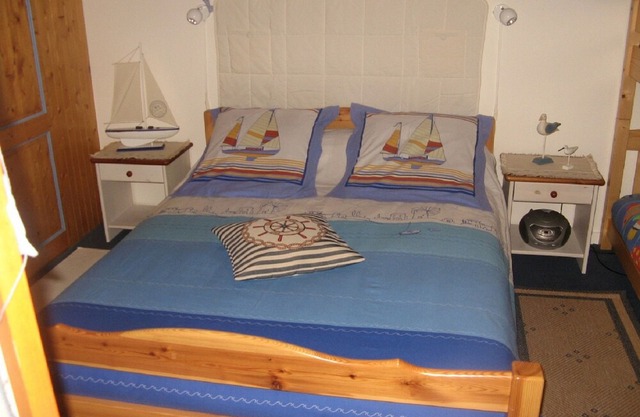 Villa comfort, 300 m from the center, enclosed garden in a private parking pinewood