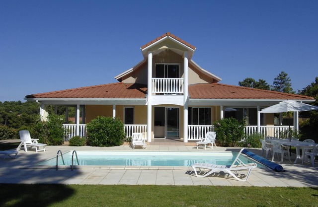 Villa in Aquitaine with Private Pool & Beach