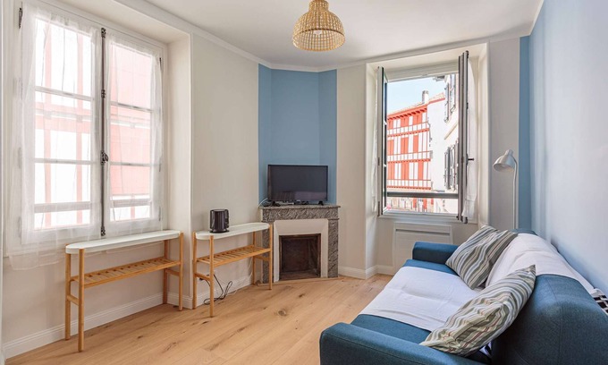 Ciboure Apartment | 1 Bedroom Apartment In Ciboure