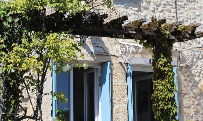 Le Bugue House | 1 bedroom house - South terrace facing the river (NO GARDEN)
