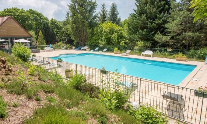 Aubazine Other | 100 m² Accommodation ∙ 2 bedrooms ∙ 6 guests