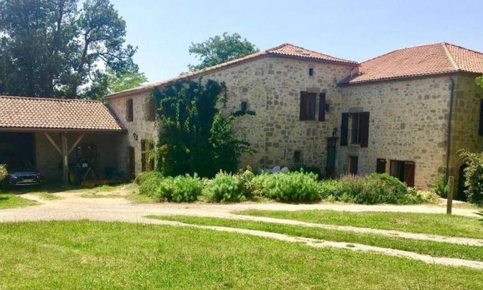 Clermont-Dessous Bed & Breakfast | 100 m² Bed and breakfast ∙ 2 bedrooms ∙ 4 guests