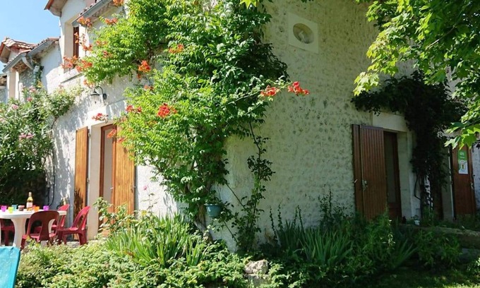 Salles-Lavalette Cottage | 100 m² Cabin ∙ 3 bedrooms ∙ 6 guests