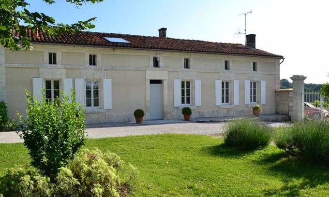 Lignieres-Sonneville Cottage | 100 m² Cabin ∙ 2 bedrooms ∙ 4 guests