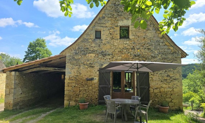 Saint-Andre-dAllas Cottage | 100 m² Cabin ∙ 2 bedrooms ∙ 5 guests