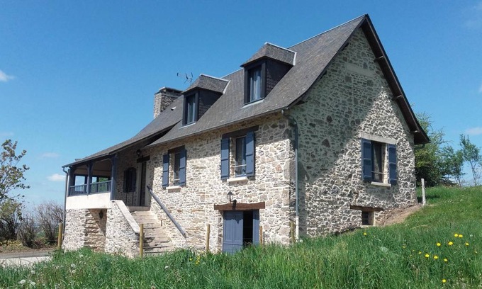 Allassac House | 100 m² Gîte ∙ 2 bedrooms ∙ 4 guests