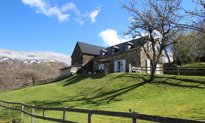 Sainte-Engrace House | 100 m² Gîte ∙ 2 bedrooms ∙ 5 guests