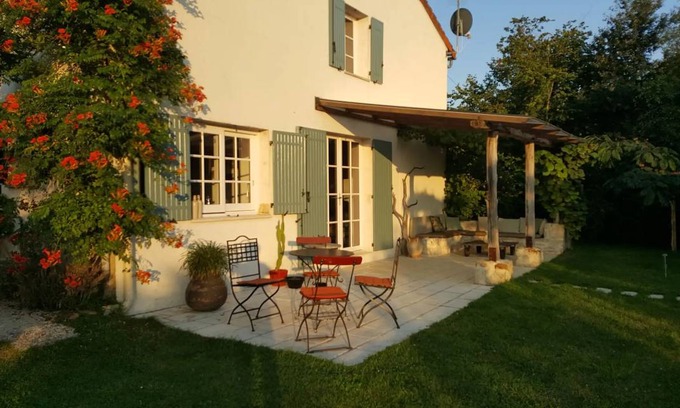 Nanteuil-en-Vallee House | 100 m² House ∙ 3 bedrooms ∙ 5 guests