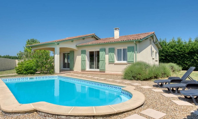 Saint-Germain-dEsteuil House | 100 m² House ∙ 1 bedroom ∙ 6 guests