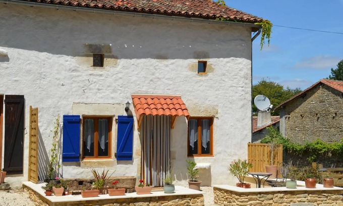 Chatain House | 100 m² House ∙ 1 bedroom ∙ 2 guests
