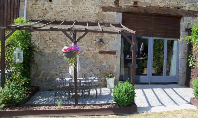 Cressat House | 100 m² House ∙ 3 bedrooms ∙ 6 guests