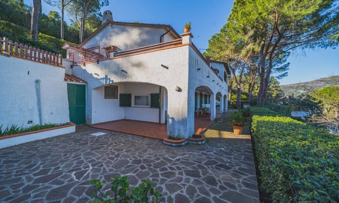 Marina di Campo Villa | 100 m² Villa ∙ 3 bedrooms ∙ 8 guests