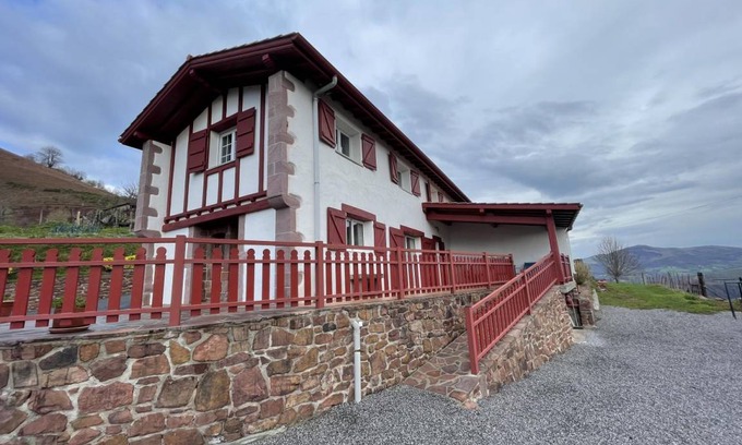 Bidarray House | 105 m² Gîte ∙ 3 bedrooms ∙ 6 guests