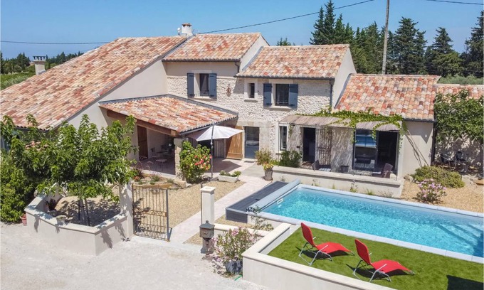 Violes House | 110 m² Farmhouse ∙ 3 bedrooms ∙ 6 guests