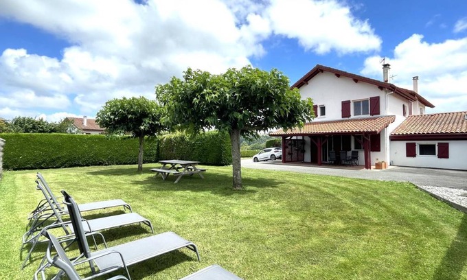 Arbouet-Sussaute House | 110 m² Gîte ∙ 2 bedrooms ∙ 4 guests