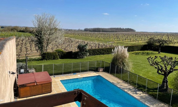 Nantille House | 110 m² House ∙ 3 bedrooms ∙ 6 guests