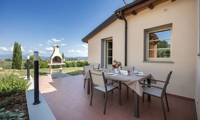 Poggio a Caiano Villa | 110 m² Villa ∙ 2 bedrooms ∙ 4 guests